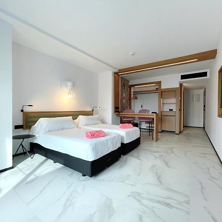 Stic Urban Hotel & Spa サンアントニオアバド エクステリア 写真