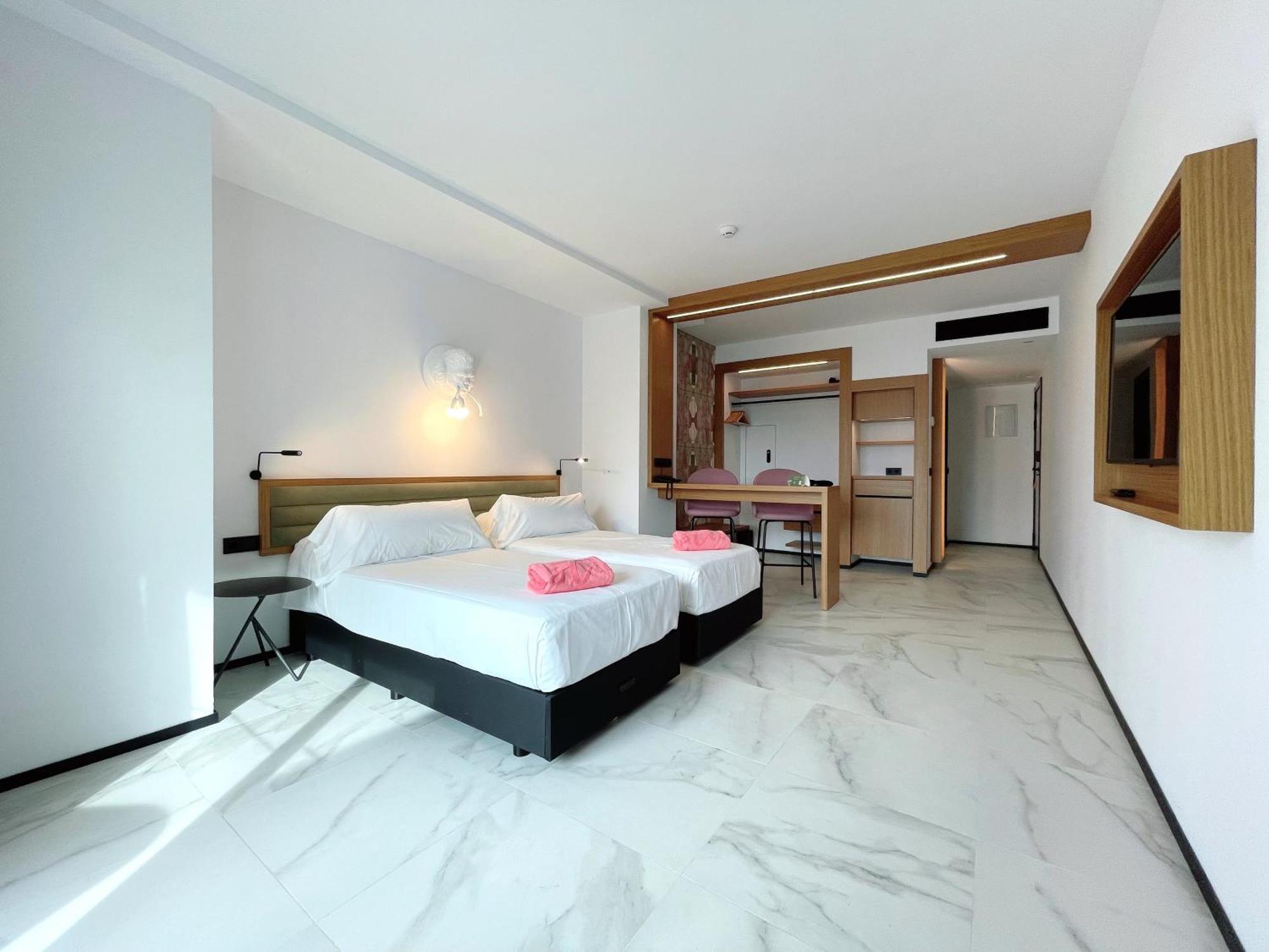 Stic Urban Hotel & Spa サンアントニオアバド エクステリア 写真