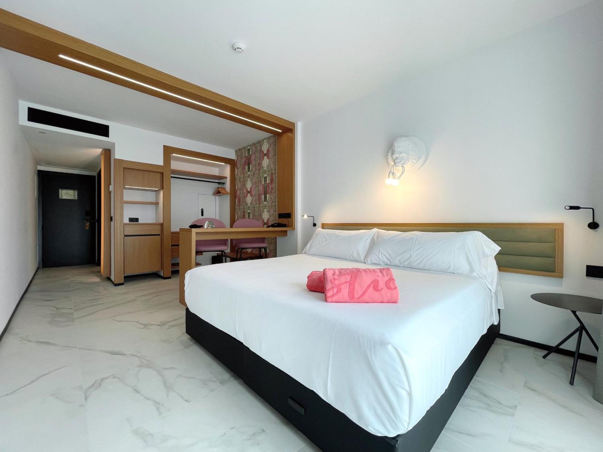 Stic Urban Hotel & Spa サンアントニオアバド エクステリア 写真